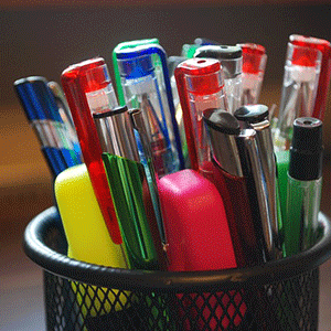 office-supplies featured image - pens in a pencil cup
